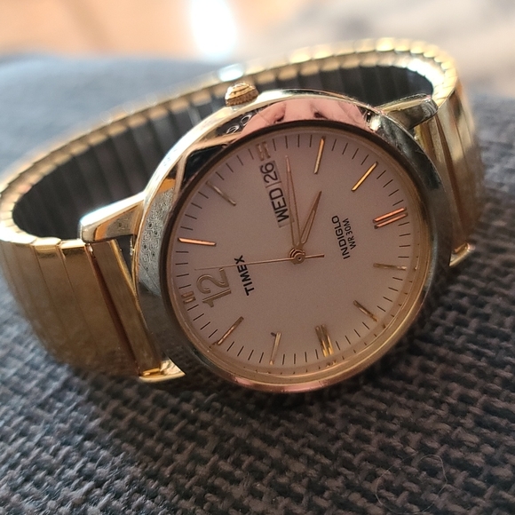 Timex indiglo WR 30 M gold color unisex - Picture 7 of 8